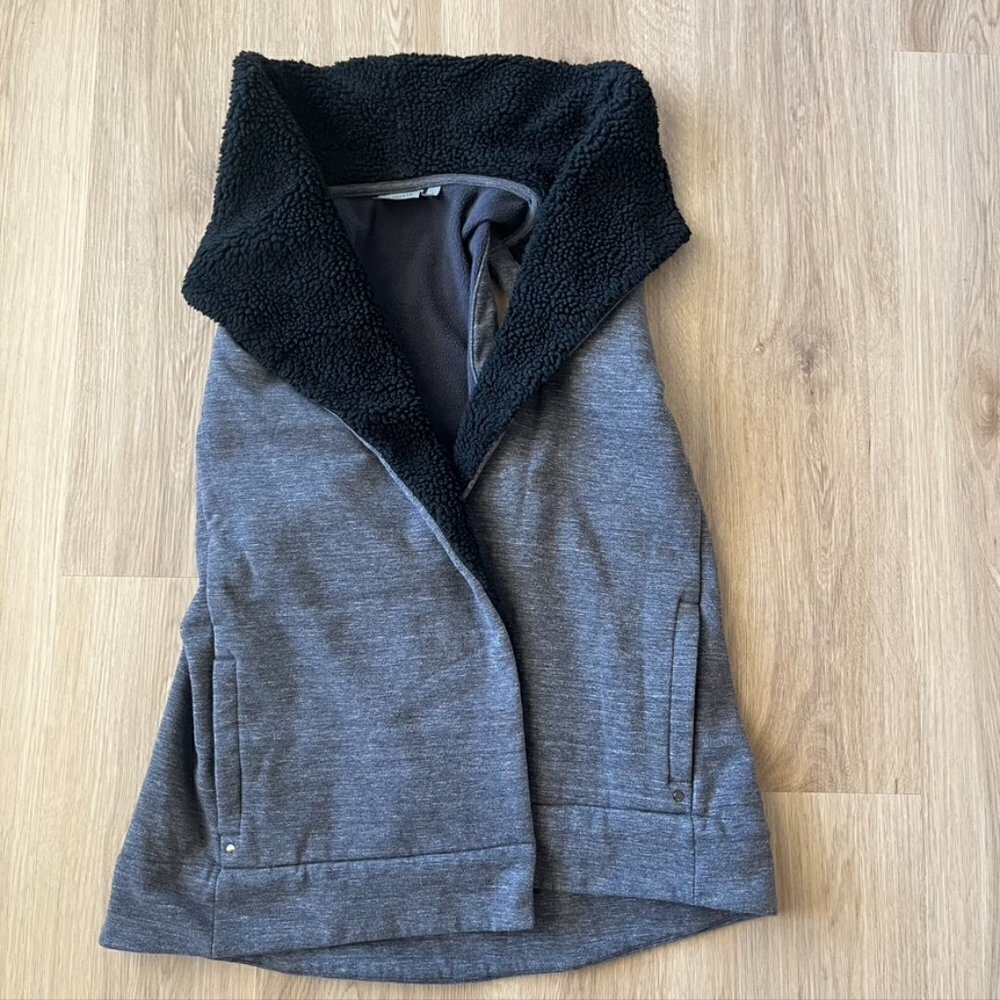 ** Athleta Apres Anything Sherpa Fleece Lined Vest Size S
